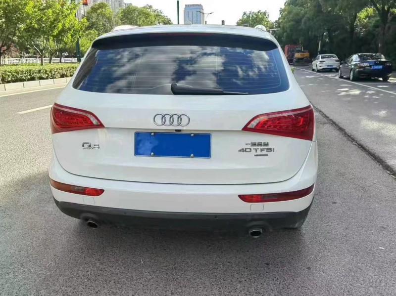 济宁13年奥迪Q59