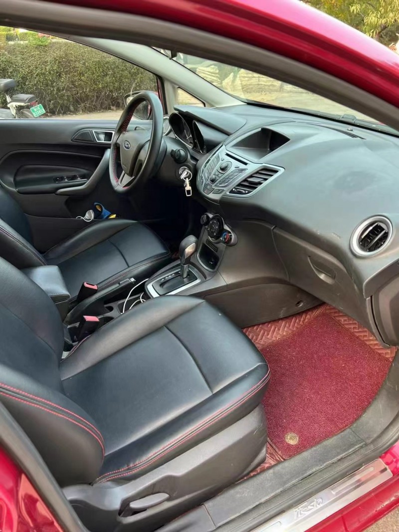 邢台14年福特嘉年华5