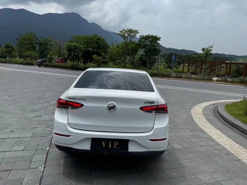 广州21年别克英朗8