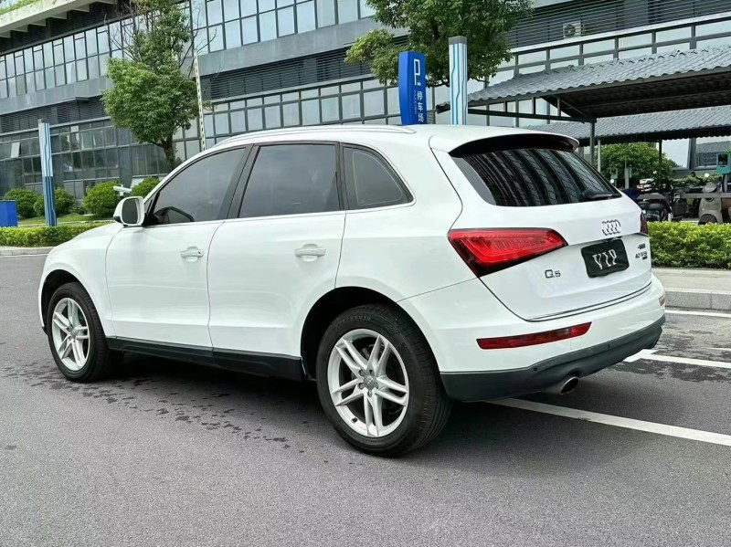 东莞17年奥迪Q58