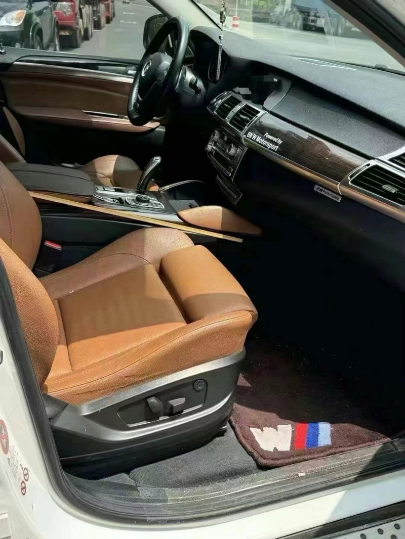 济南12年宝马X66