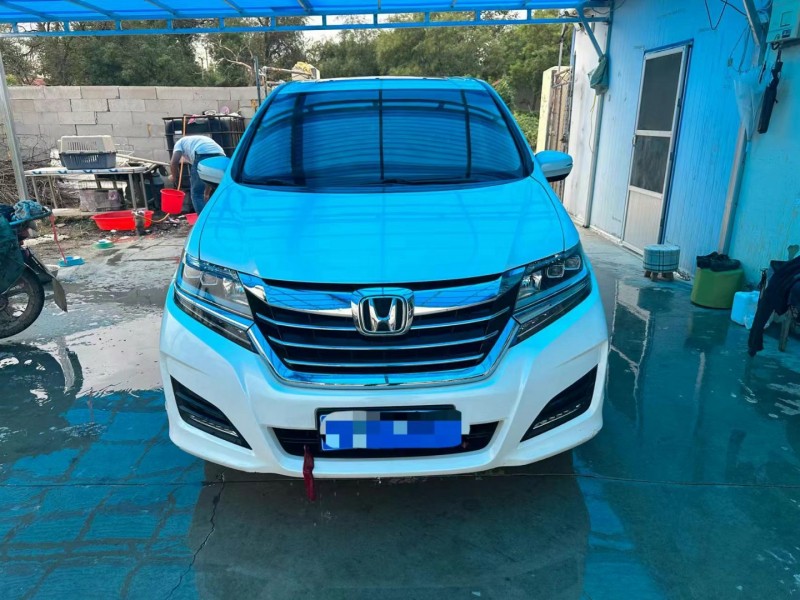 济宁18年本田艾力绅1