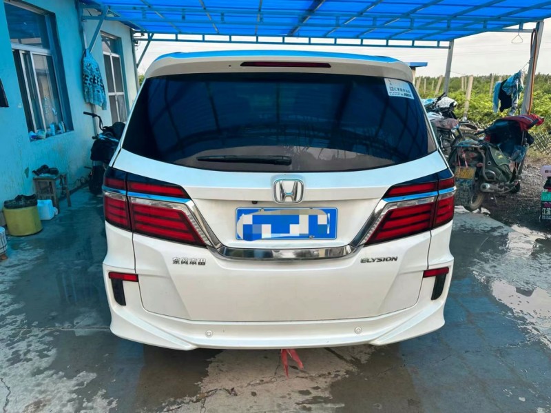 济宁18年本田艾力绅8