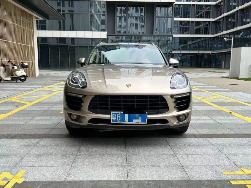 深圳15年保时捷Macan1