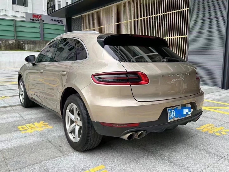 深圳15年保时捷Macan7