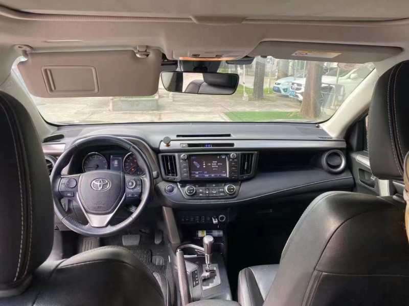 广州18年丰田RAV4荣放5