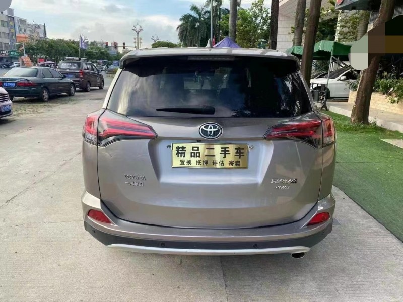 广州18年丰田RAV4荣放9