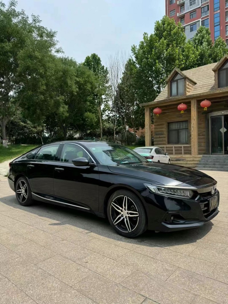 邢台22年本田雅阁3