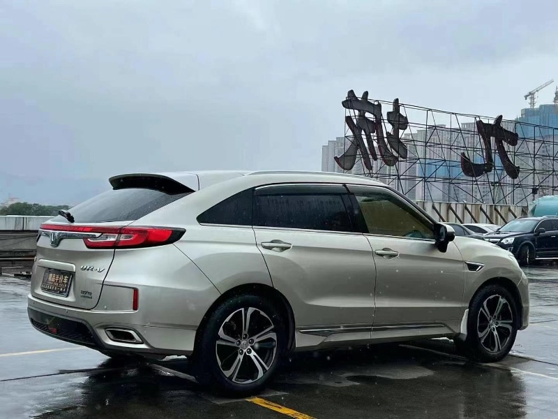 东莞17年本田URV6