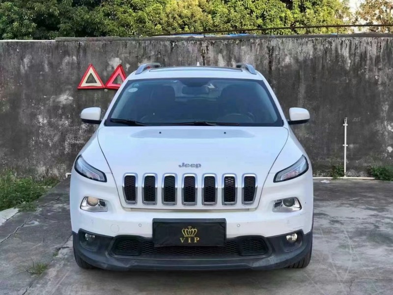 汕頭16年Jeep自由光1