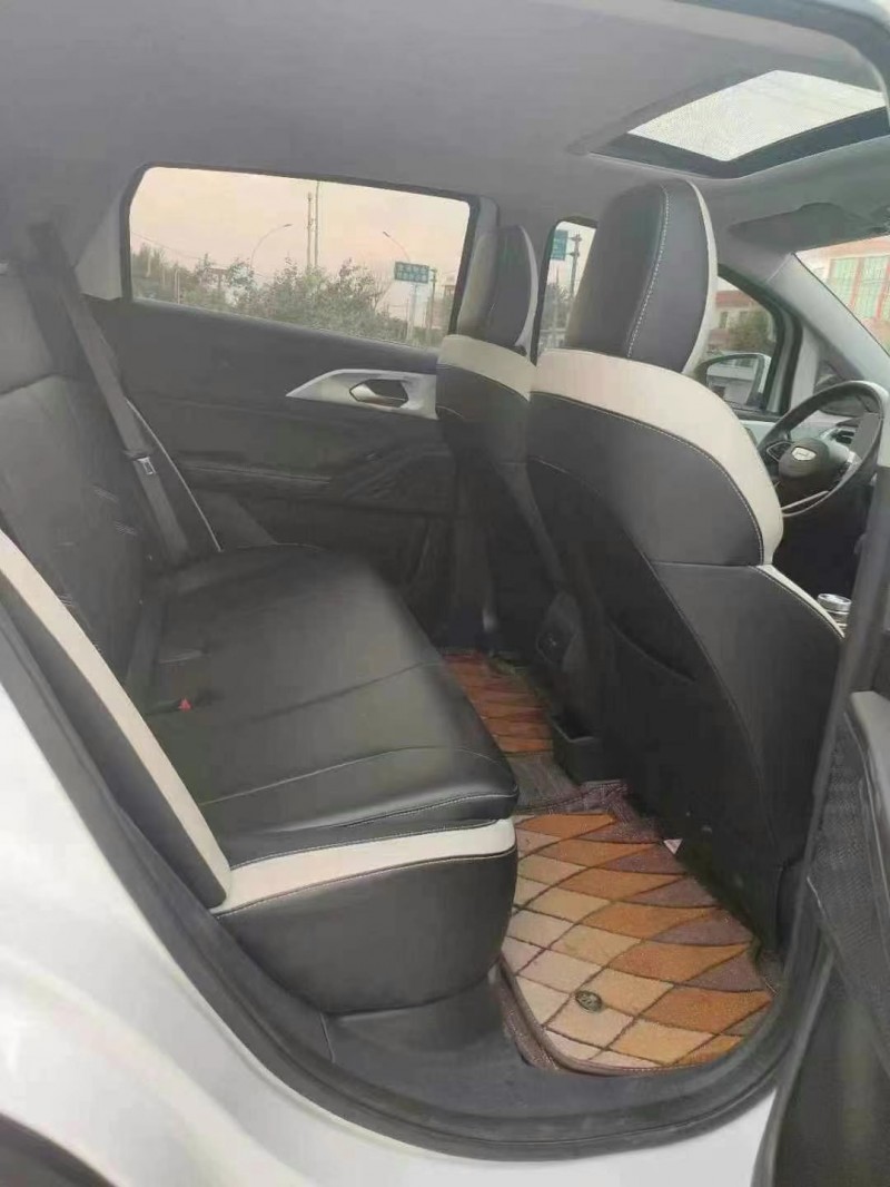 保定22年吉利几何8