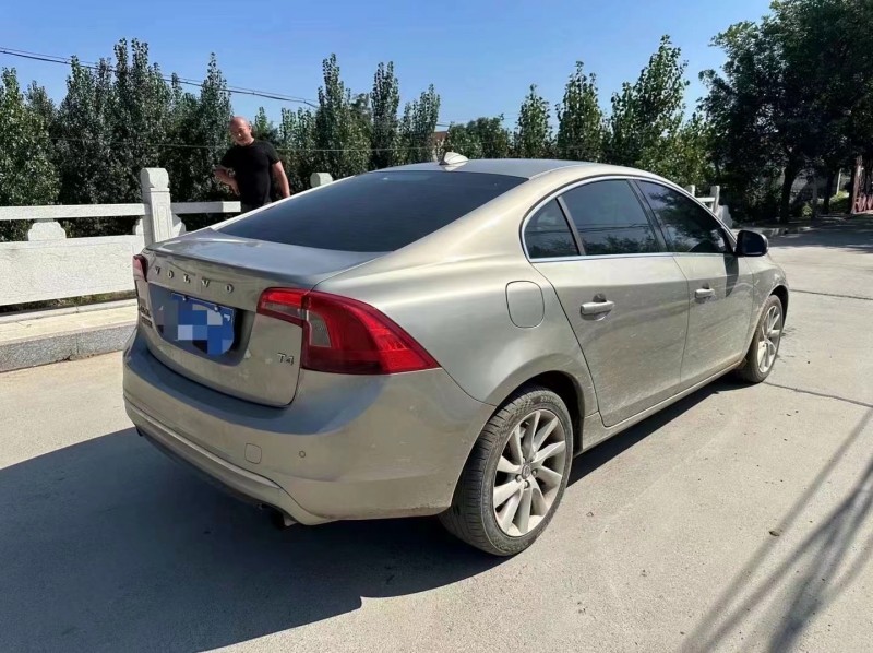 威海16年沃爾沃S60L9