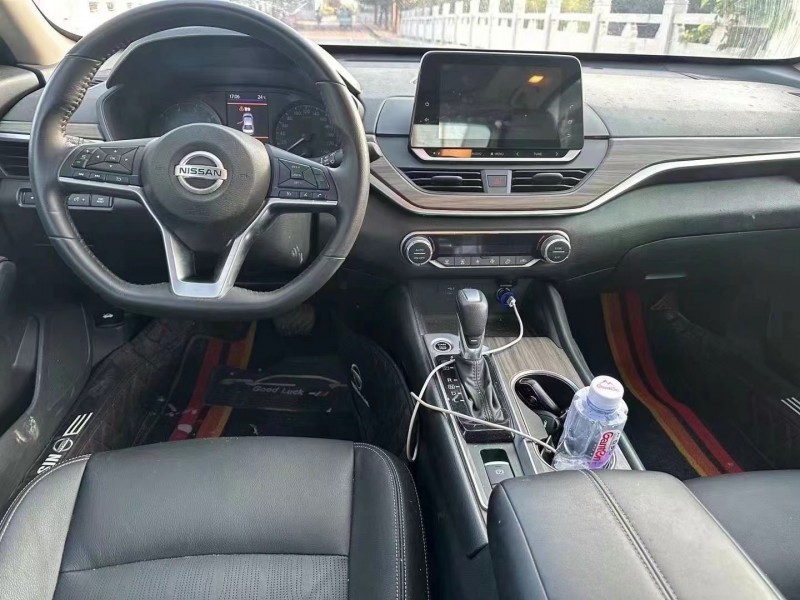 潍坊21年日产天籁5