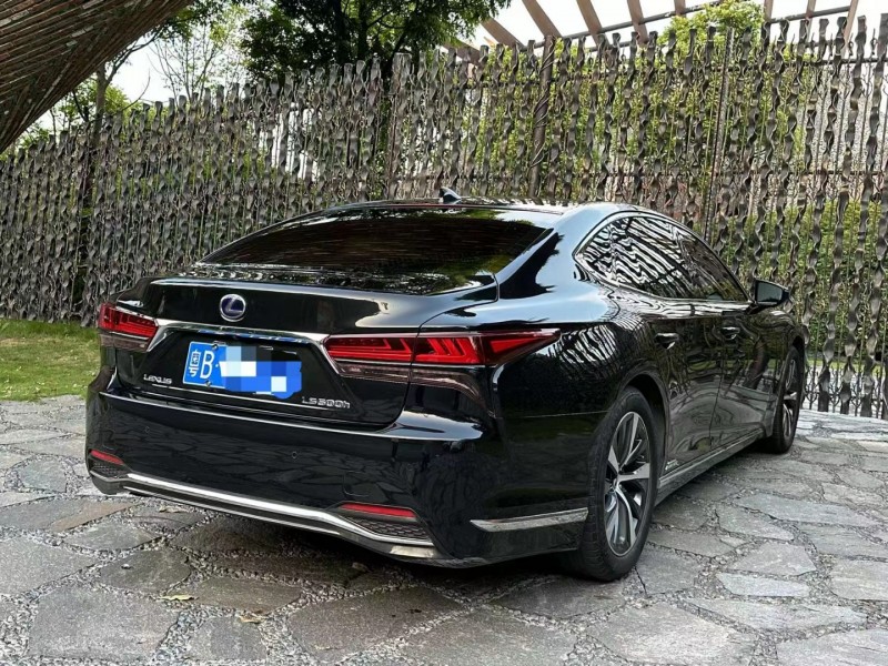 广州21年雷克萨斯LS7