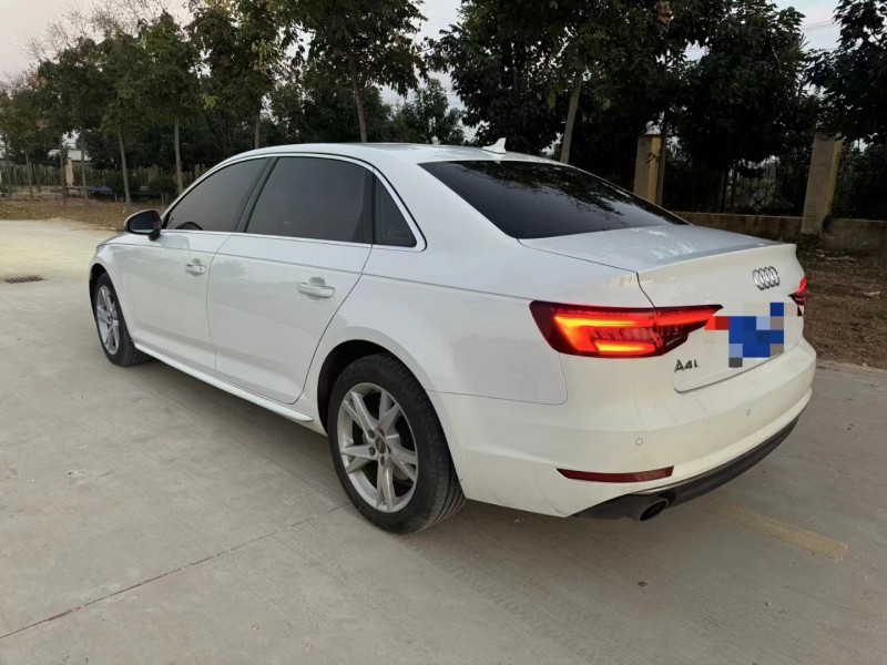 济宁18年奥迪A4L8