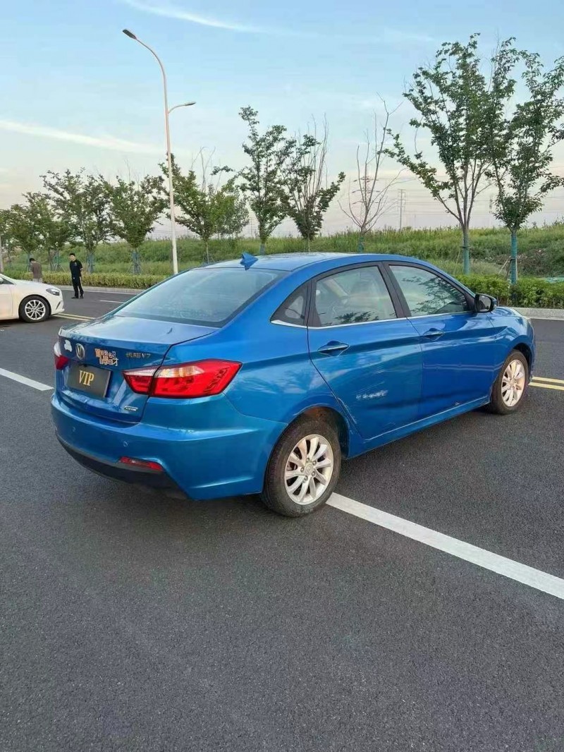 徐州15年长安汽车悦翔V78