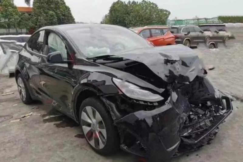 貪小便宜吃大虧，小伙8萬買的抵押車，過后發現是事故車，教訓深刻