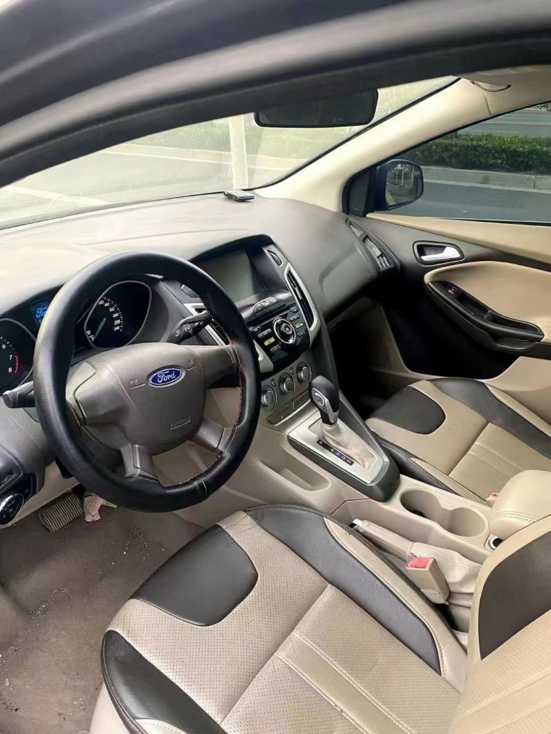 烟台15年福特福克斯7