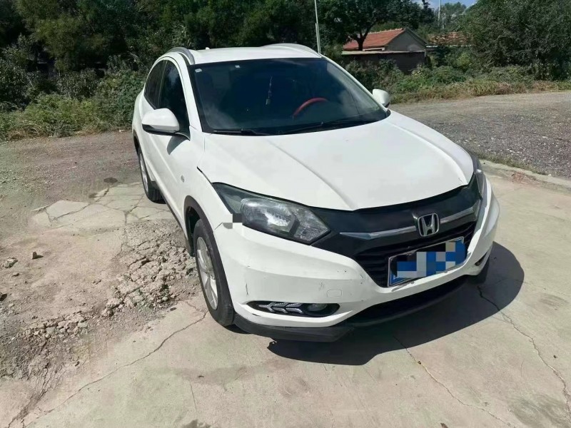 济宁17年本田缤智3