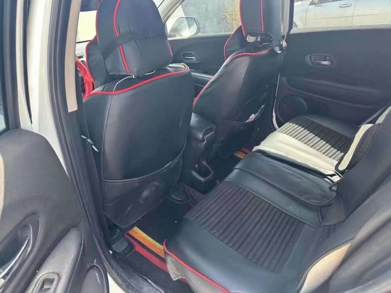 济宁17年本田缤智9