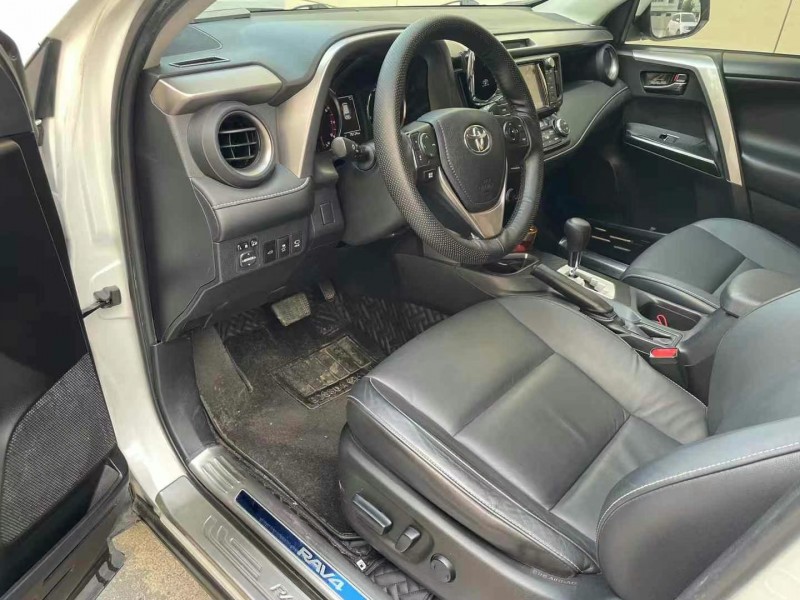 保定17年丰田RAV45