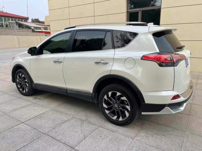 保定17年丰田RAV48