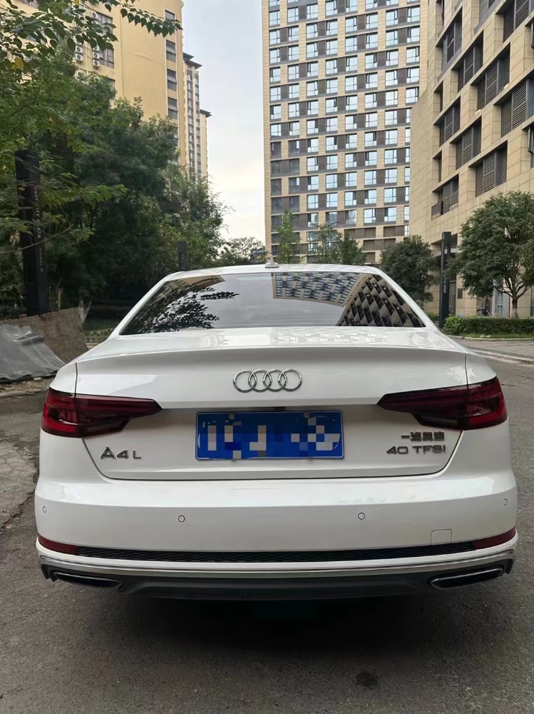 成都19年奥迪A4L9