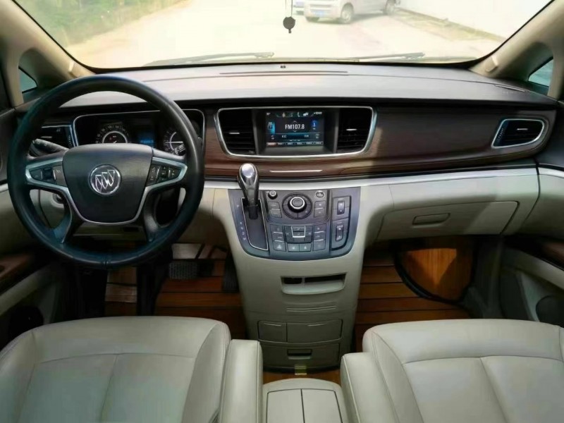 济宁19年别克GL85