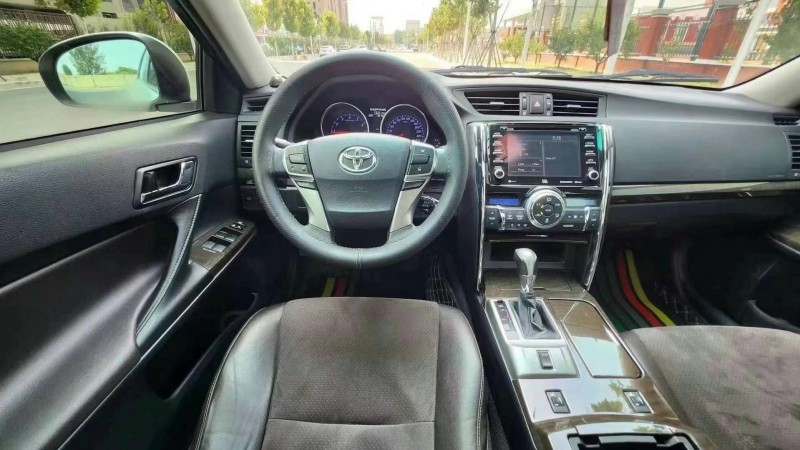 保定17年丰田锐志7