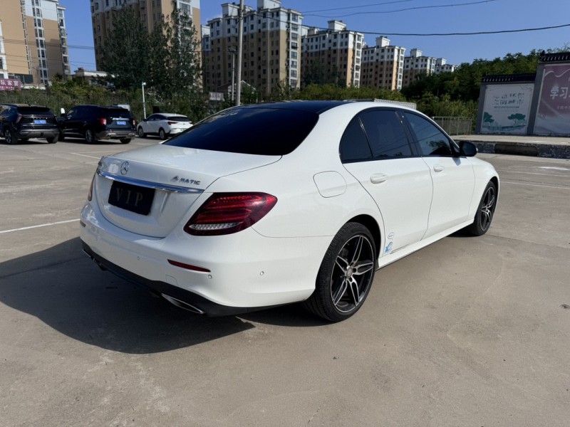 盐城17年奔驰E8