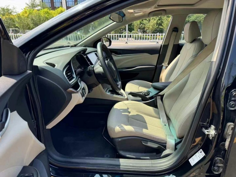 济宁17年别克英朗7