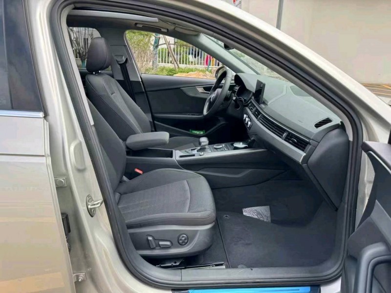 济宁19年奥迪A4L6