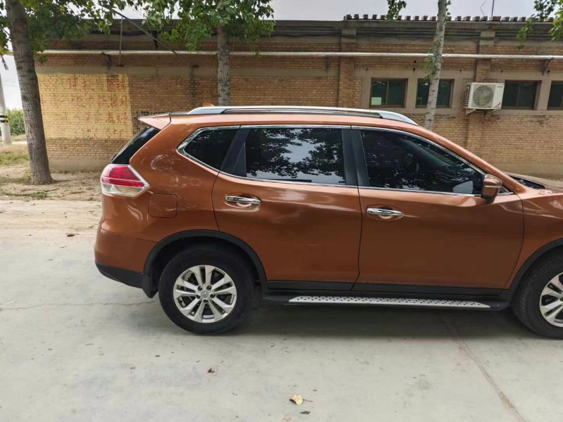 保定15年日产奇骏3