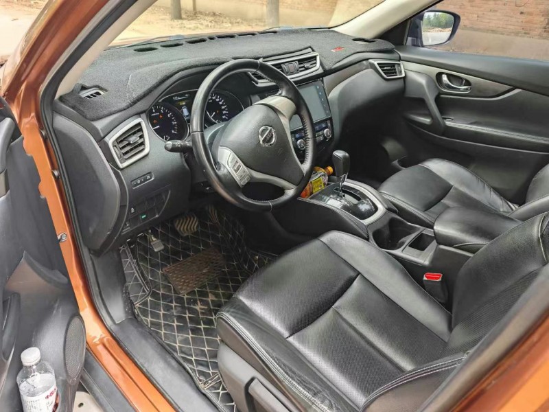 保定15年日产奇骏5