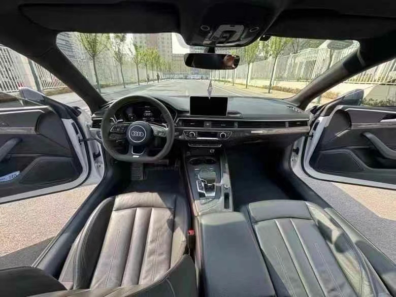 济宁19年奥迪A54