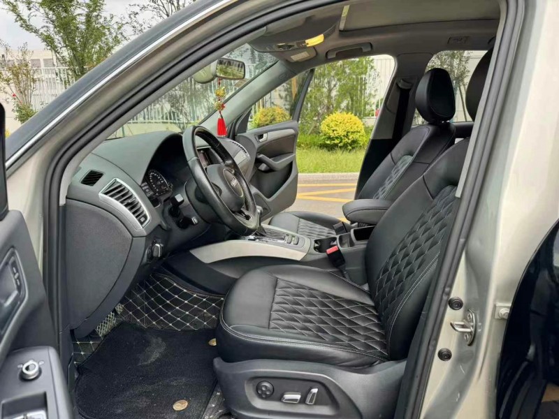 济宁16年奥迪Q55