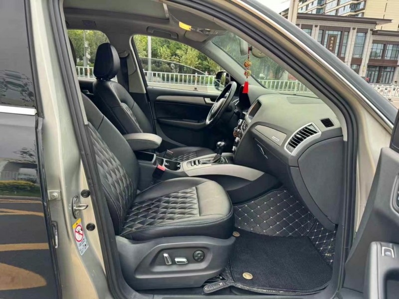 济宁16年奥迪Q57