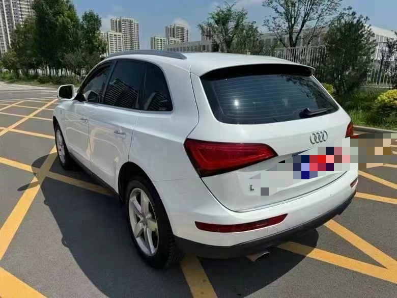 济宁16年奥迪Q58