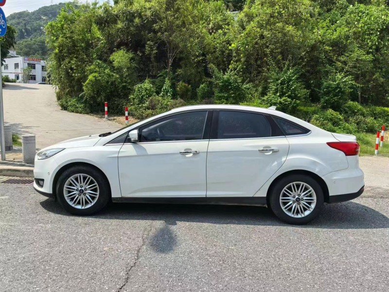 广州17年福特福克斯6