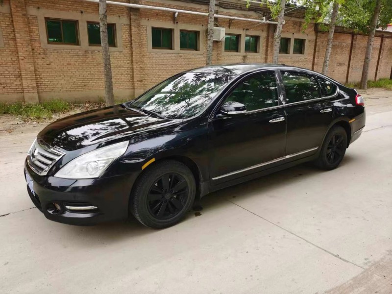 保定12年日产天籁3