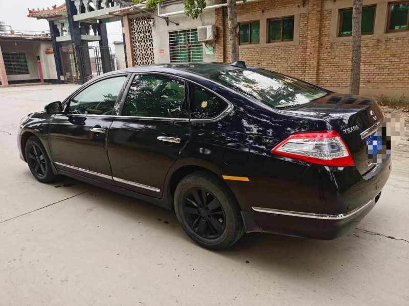 保定12年日产天籁4