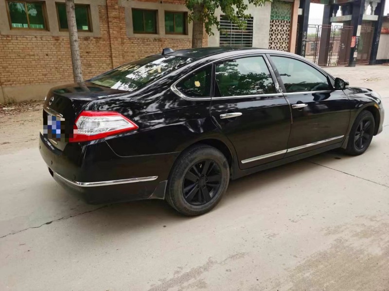 保定12年日产天籁5