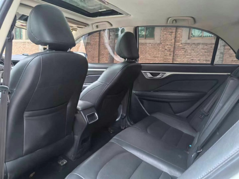 保定19年吉利远景6