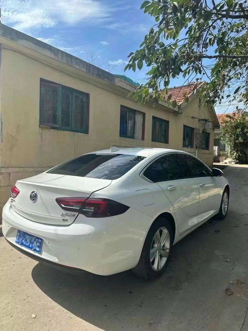 济南19年别克君威8