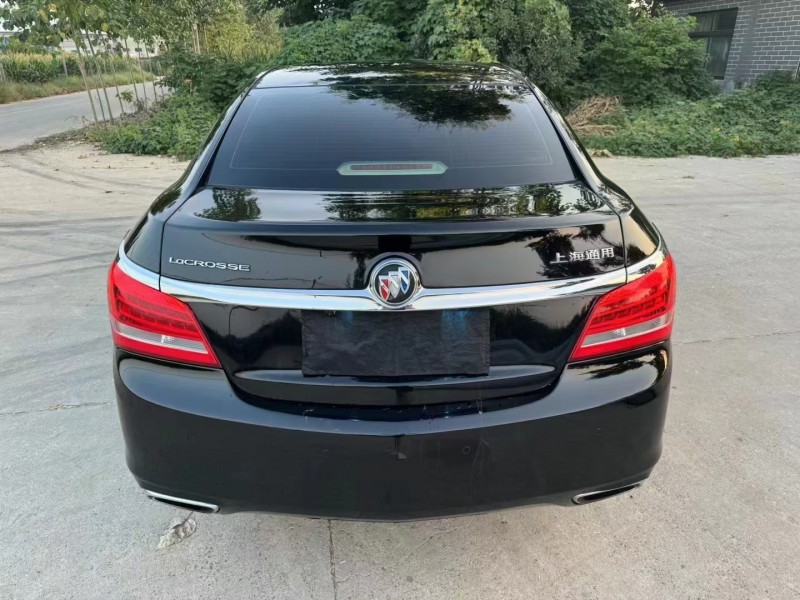 济宁16年别克君越9