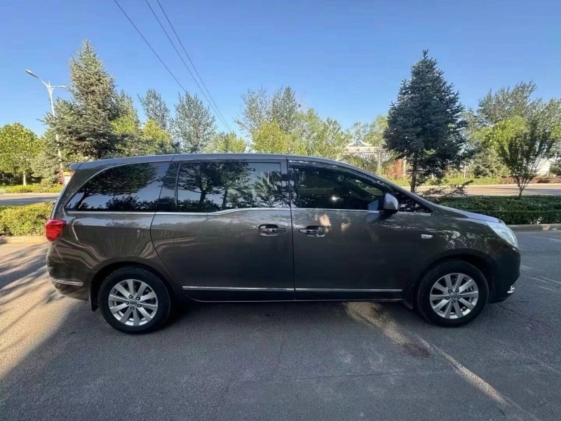 保定18年别克GL83