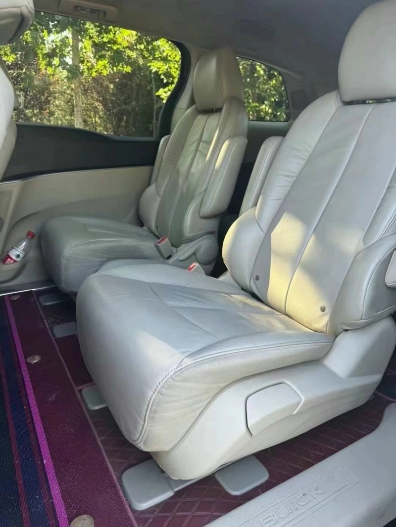 保定18年别克GL85