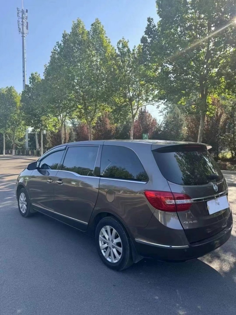 保定18年别克GL87