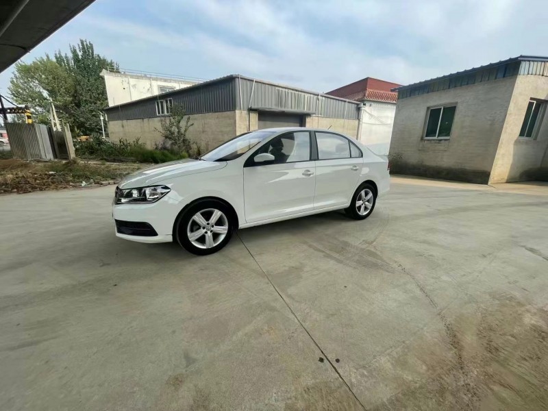 保定17年大众桑塔纳2