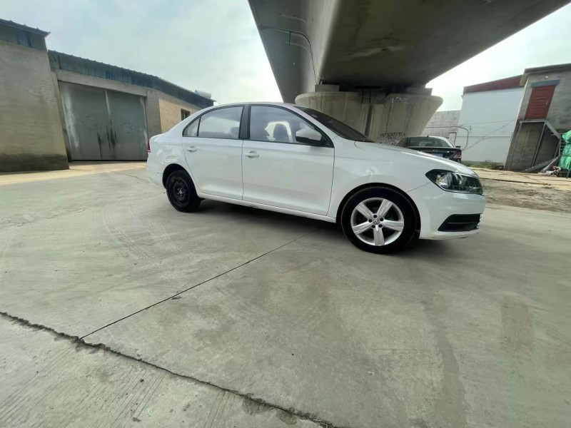 保定17年大众桑塔纳3